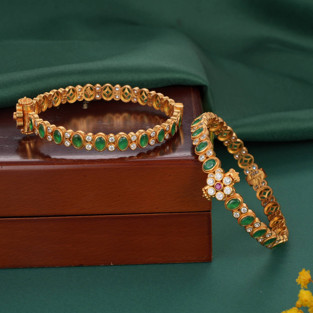 Mesmerizing Stone Pair Bangles