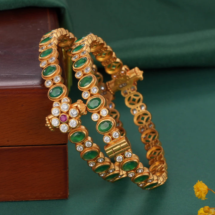 Mesmerizing Stone Pair Bangles