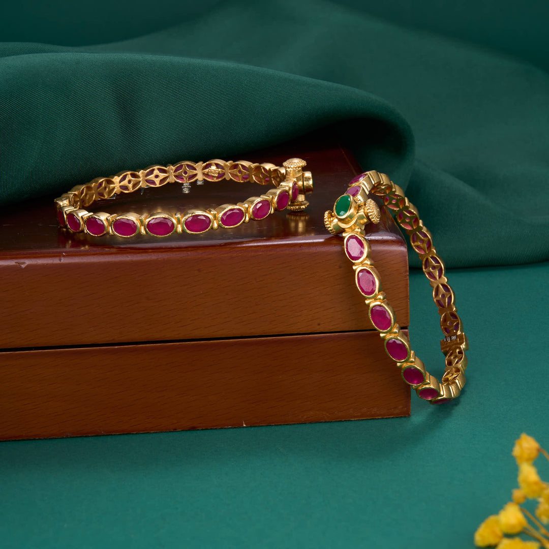 Urveen Stone Pair Bangles