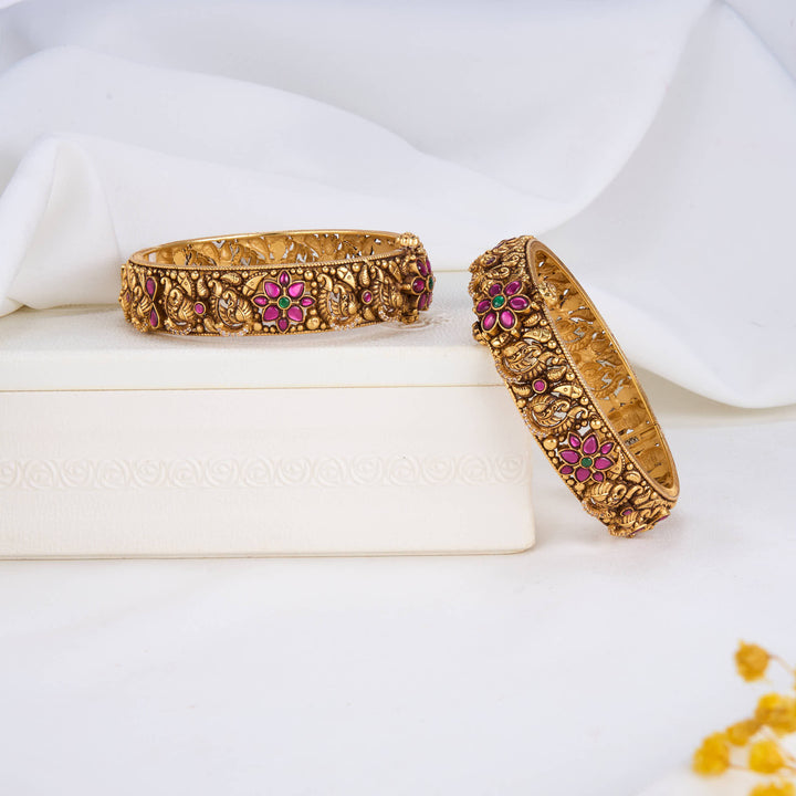 Vinitha Nagas Pair Bangles