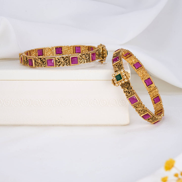 Lithikaa Nagas Pair Bangles