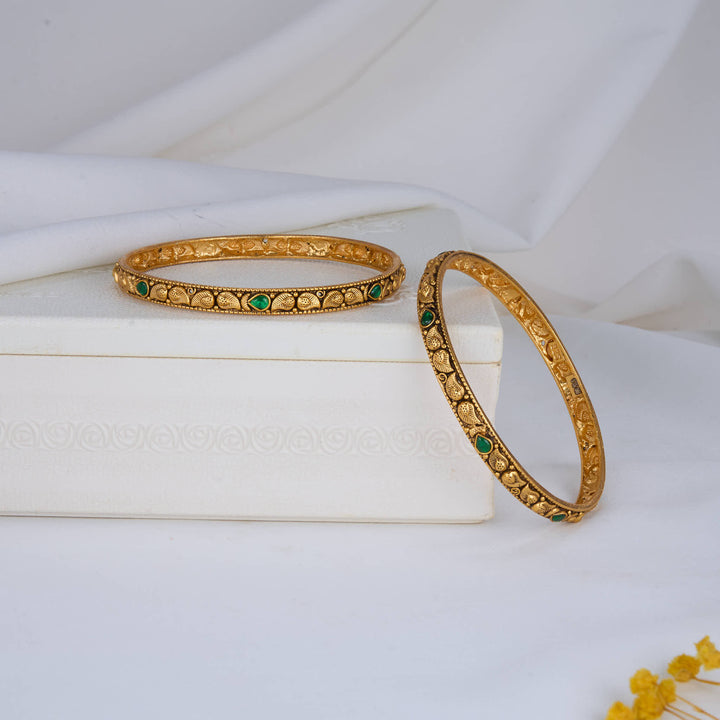 Luxe charm Nagas Pair Bangles