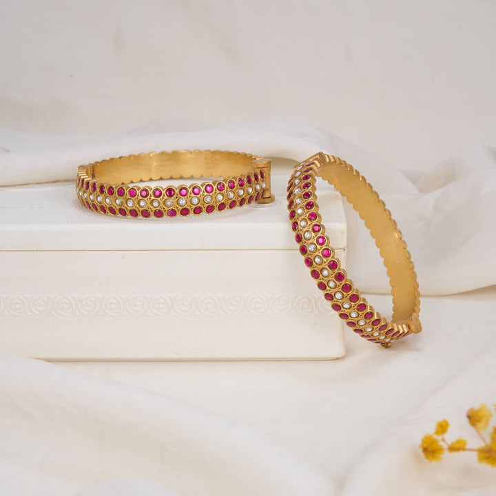 Nishitha Kundan Pair Bangle