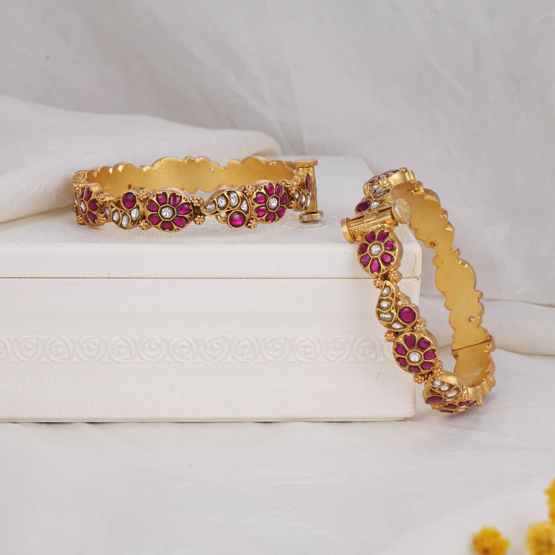 Vithikaa Kundan Pair Bangle