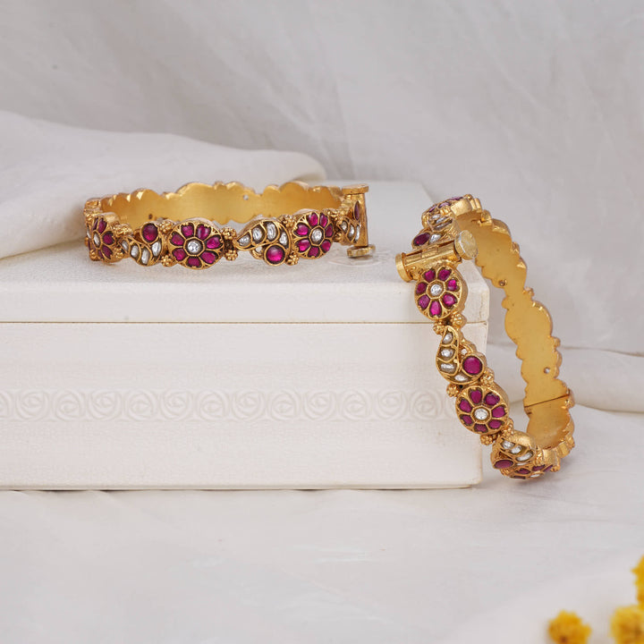 Vithikaa Kundan Pair Bangle