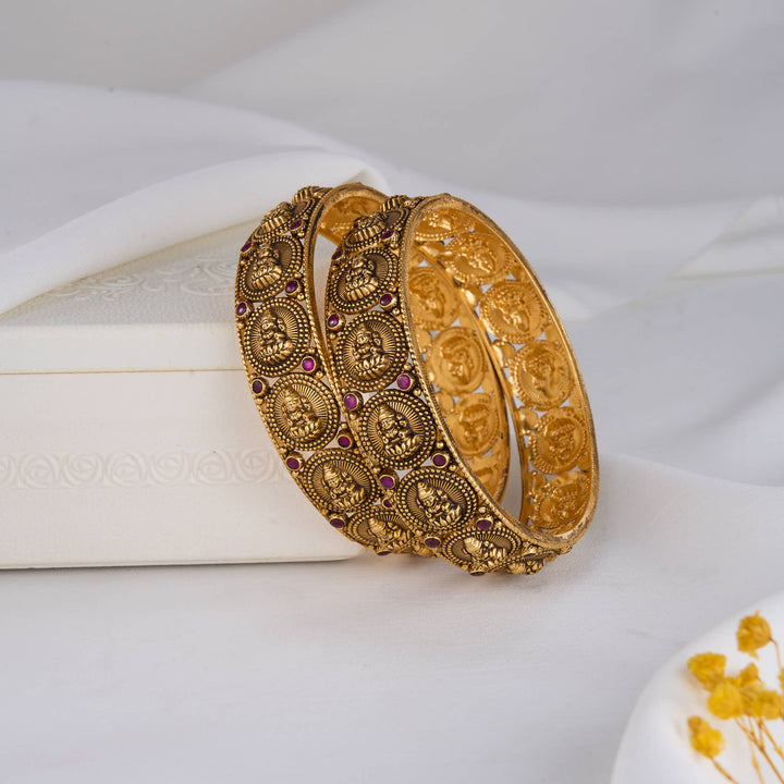 Mesmerizing Nagas Pair Bangles