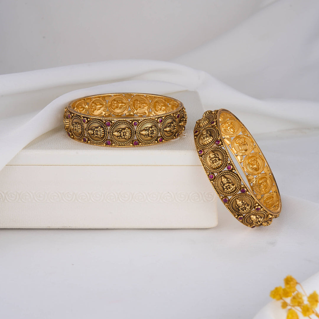 Mesmerizing Nagas Pair Bangles
