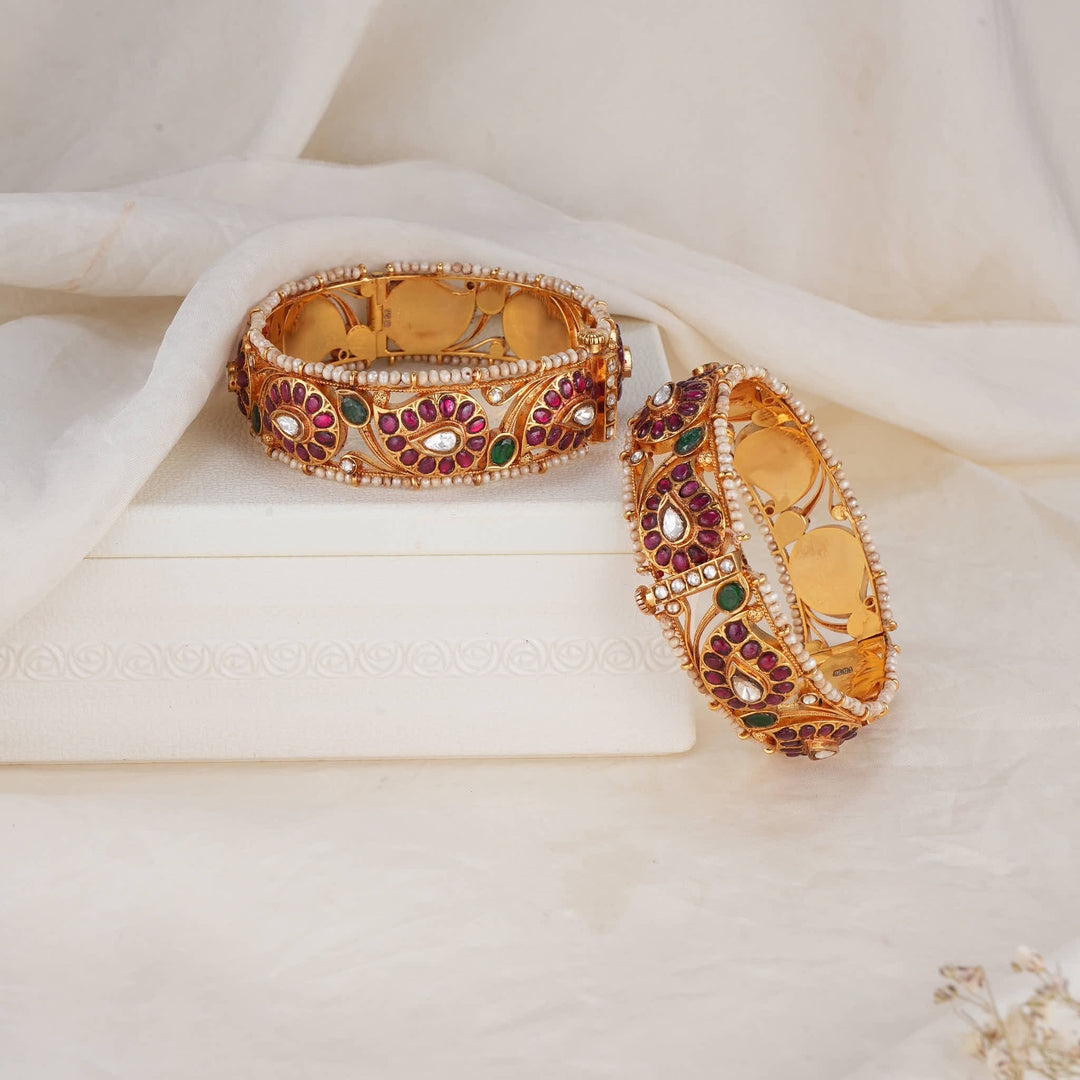 Stunning Kundan Pair Bangle
