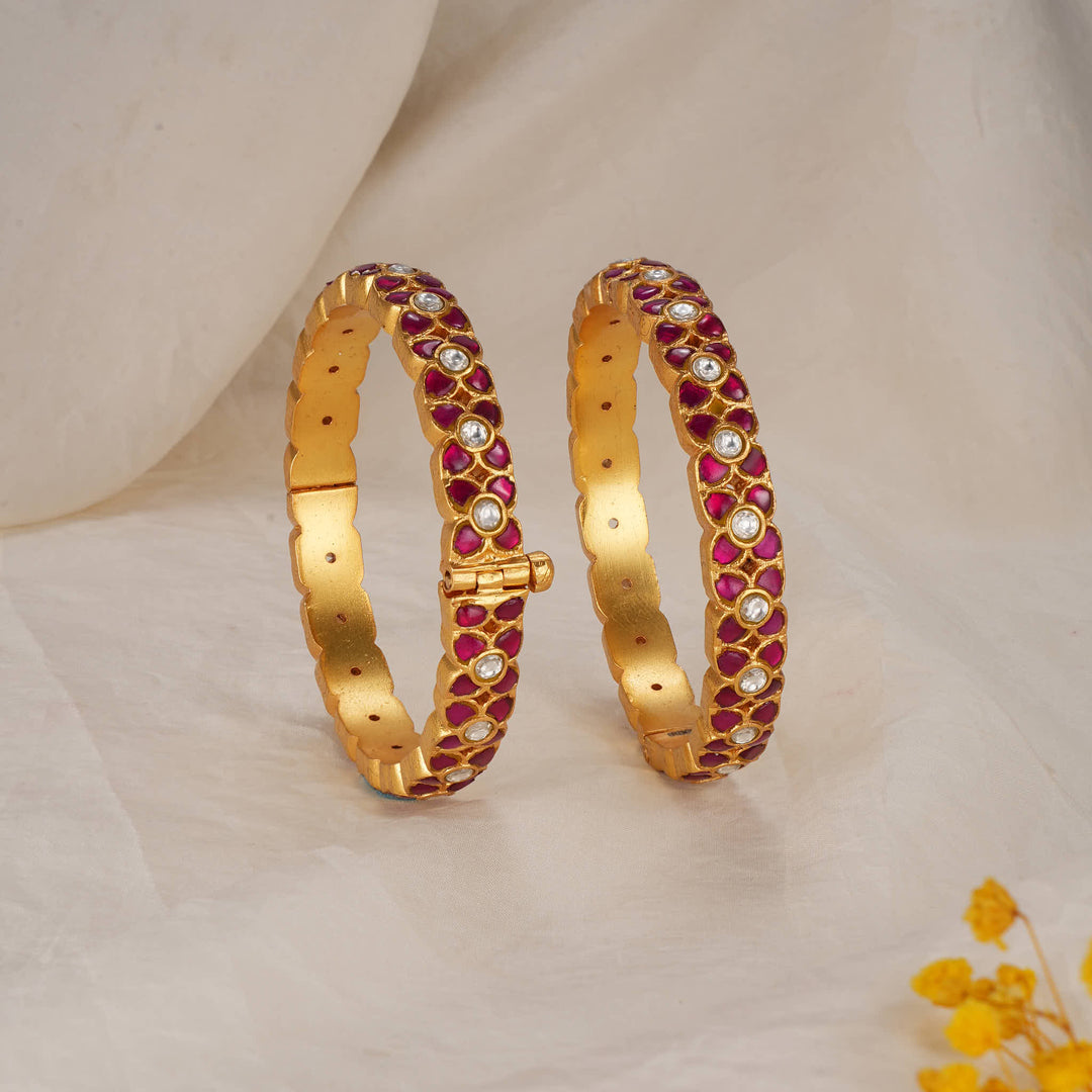 Dazzle Kundan Pair Bangle