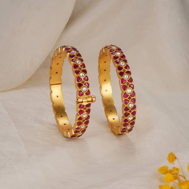 Dazzle Kundan Pair Bangle