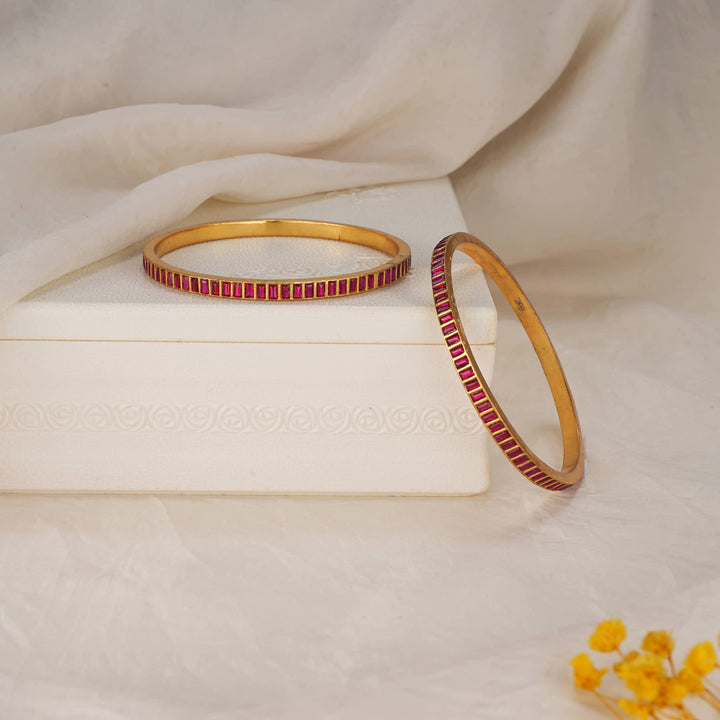 Zinthara Kundan Pair Bangle