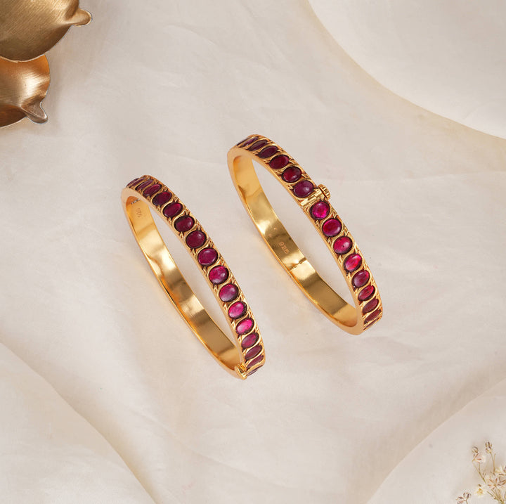 Zyvana Kundan Pair Bangle