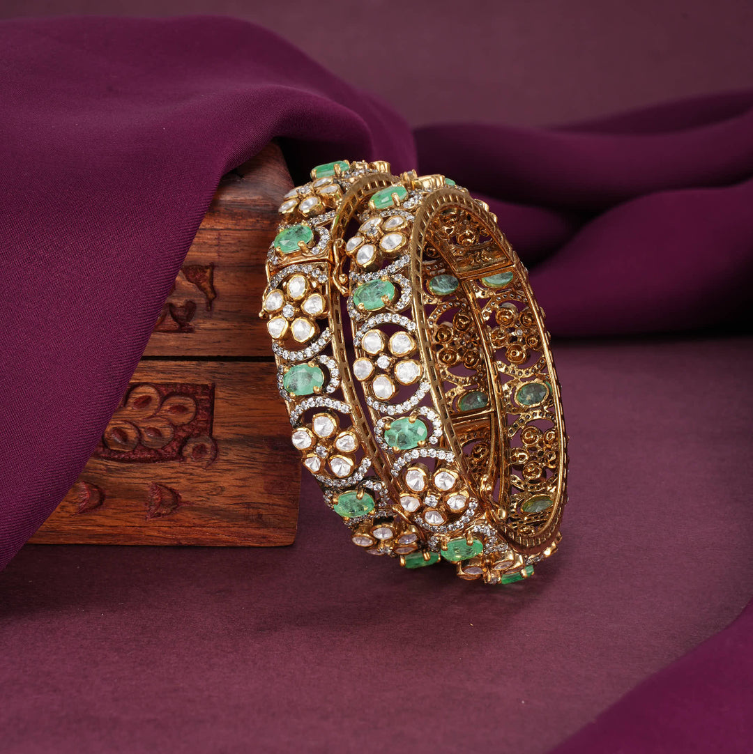Classy Vintage Pair Bangles