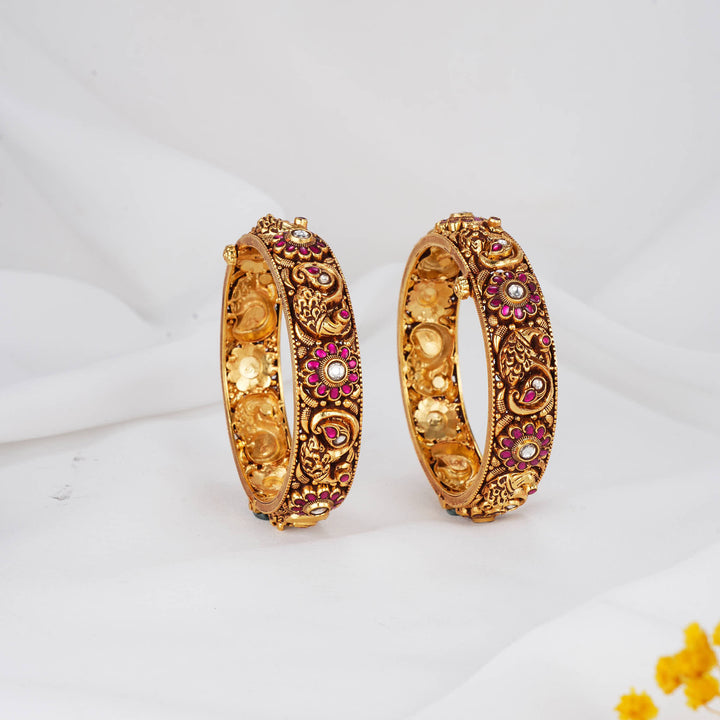 Vinthikaa Nagas Bangles