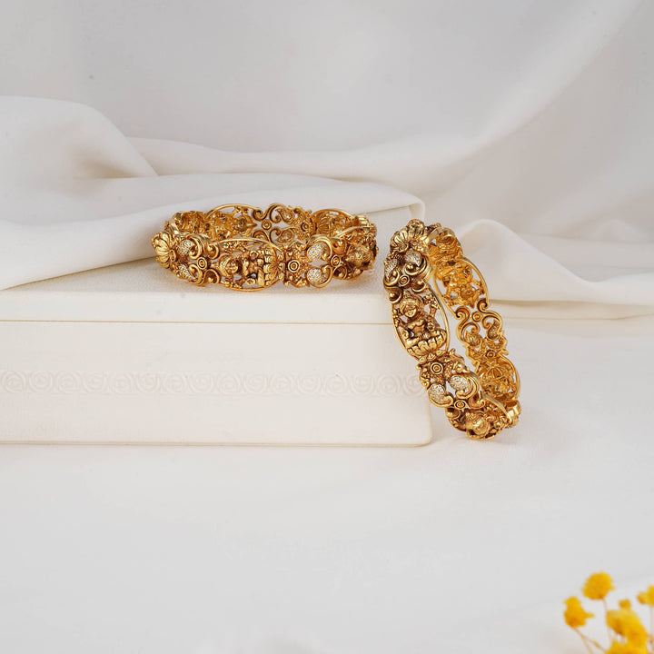 Jashvikaa Nagas Pair Bangles