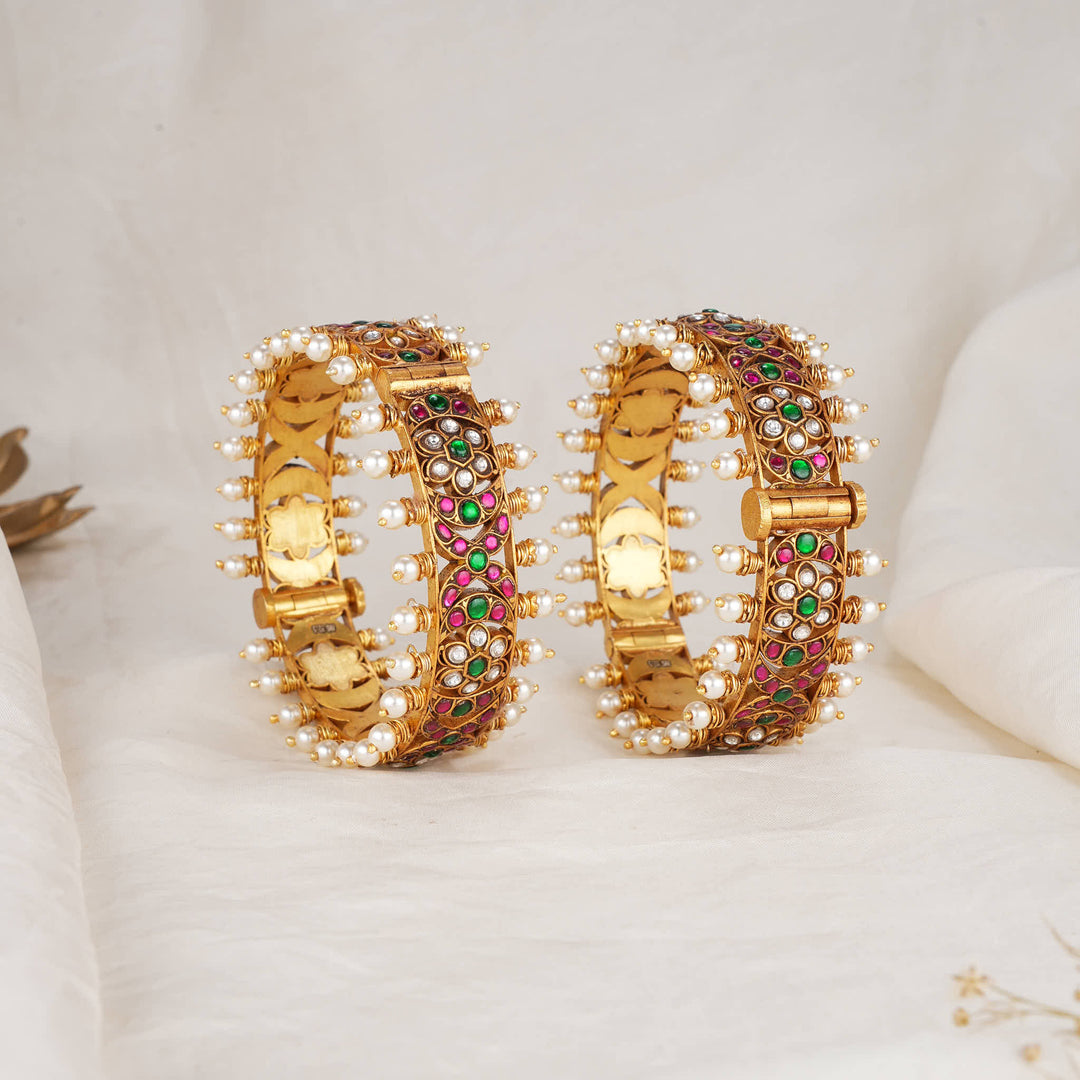 Nishitha Kundan Pair Bangles
