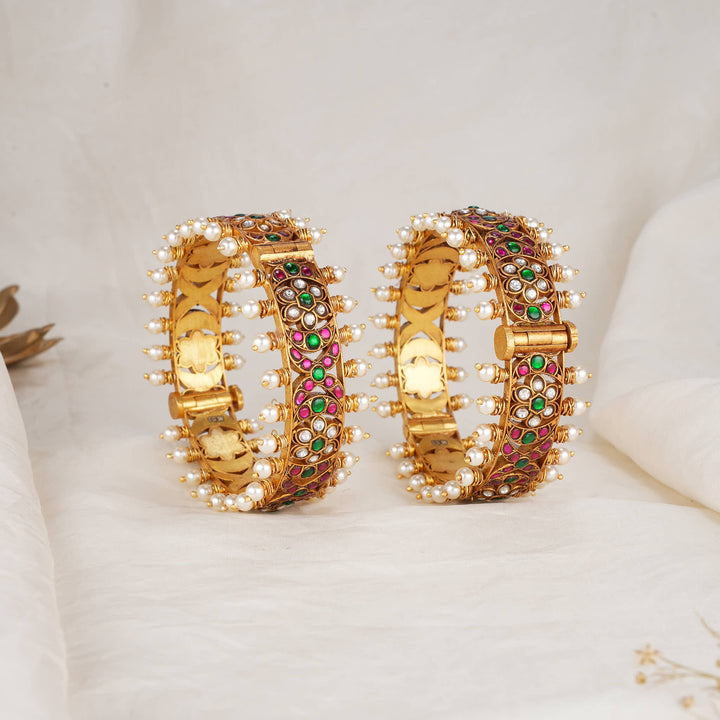 Nishitha Kundan Pair Bangles