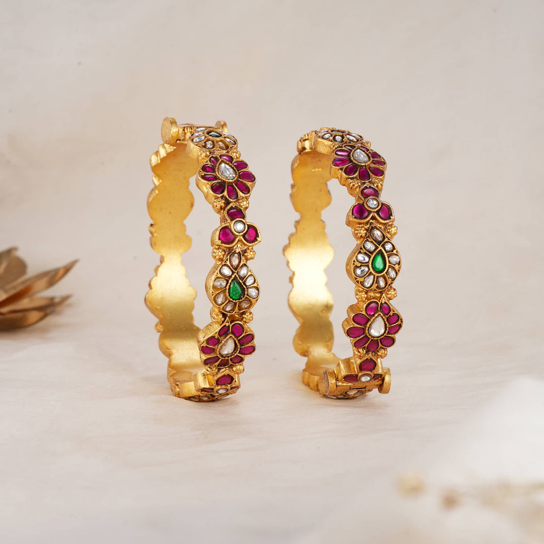 Blissful Kundan Pair Bangle
