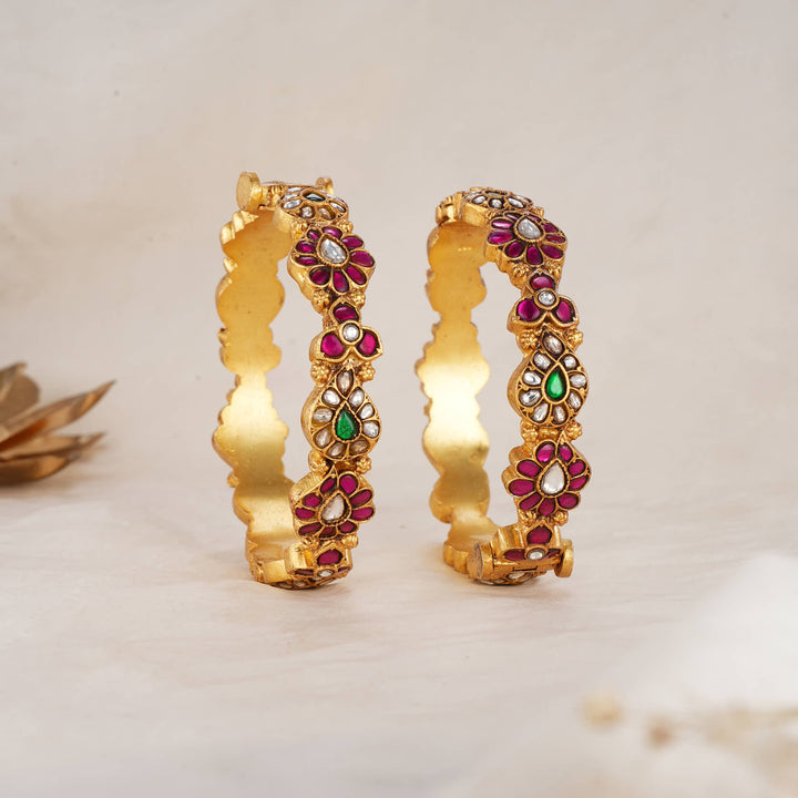 Blissful Kundan Pair Bangle