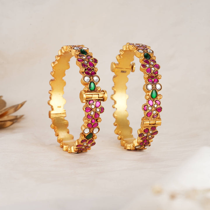 Aarvikaa Kundan Pair Bangle