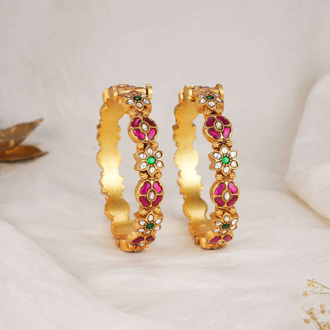 Sanvikha Kundan Pair Bangles