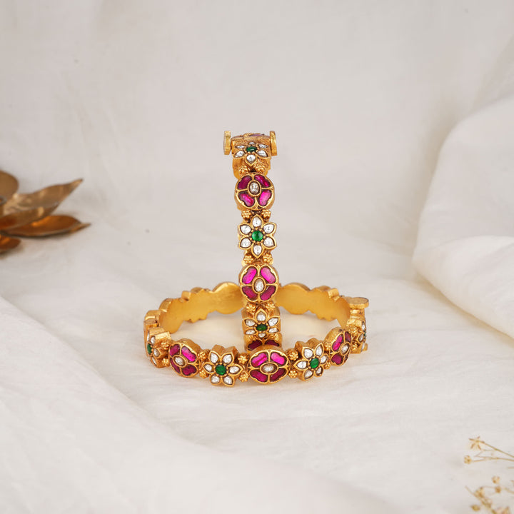 Sanvikha Kundan Pair Bangles