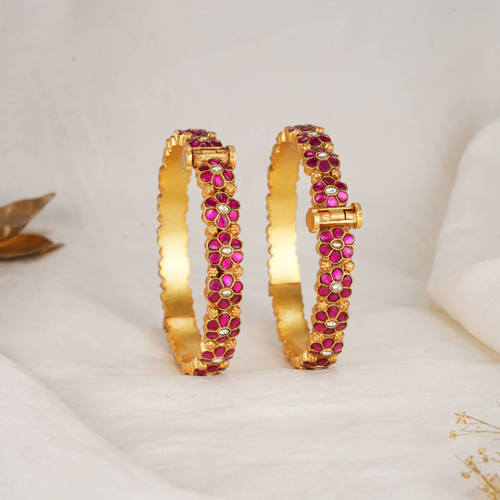 Ankitha Kundan Pair Bangles