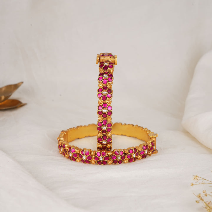 Ankitha Kundan Pair Bangles