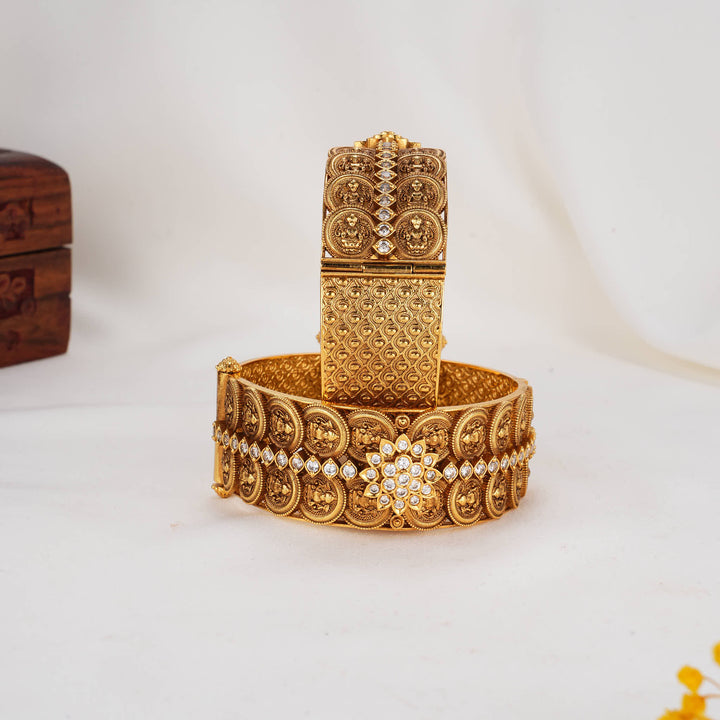 Traditional 3D Spl Pair Bangle