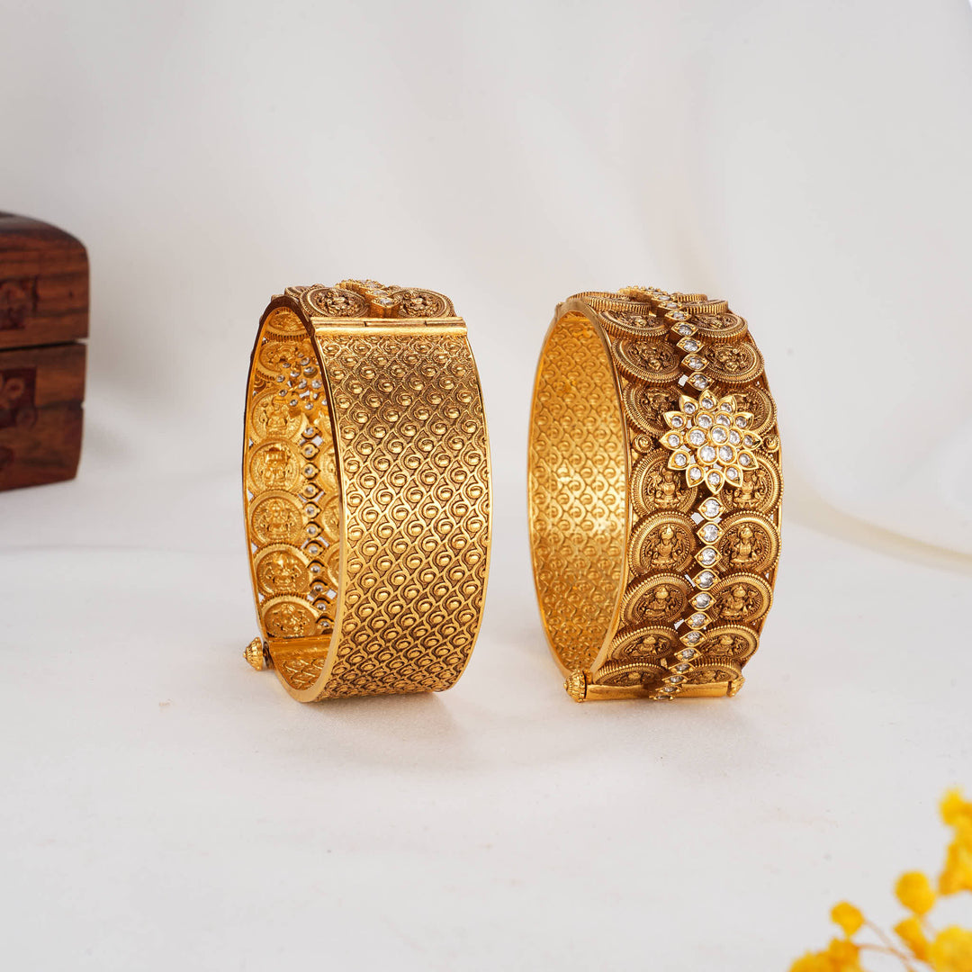 Traditional 3D Spl Pair Bangle