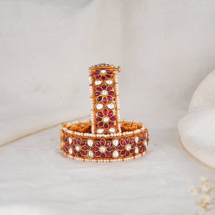 Dazzle Kundan Pair Bangles