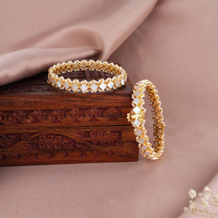 Vinthikaa Pair Bangle