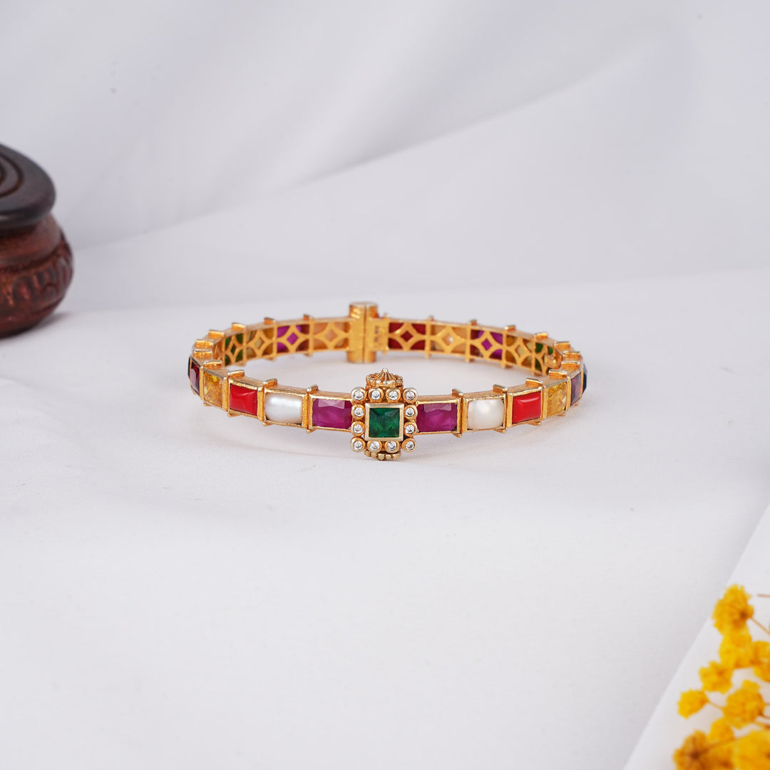 Yashikaa  Stone Single Bangle