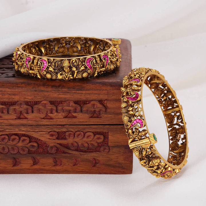 Temple Worthy 3D Spl Pair Bangles