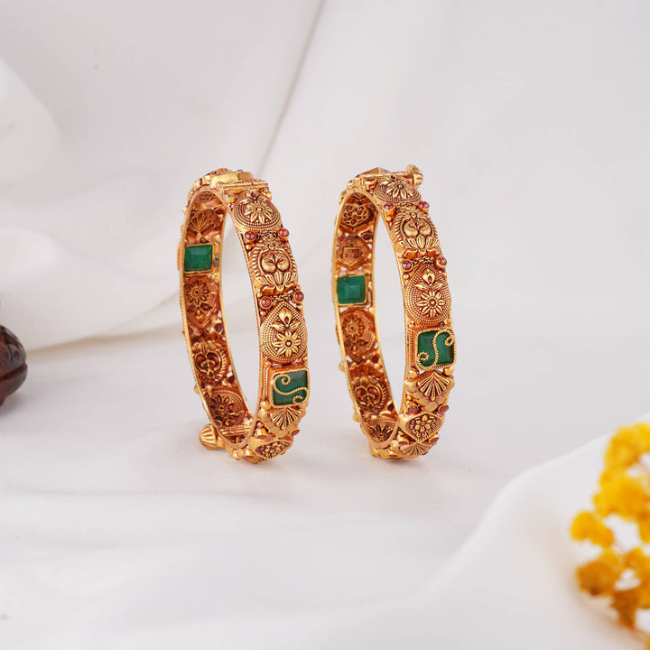 Pretty Wear Nagas Pair Bangles