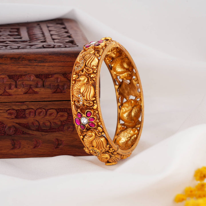 Artisanal Beauty Single Bangle