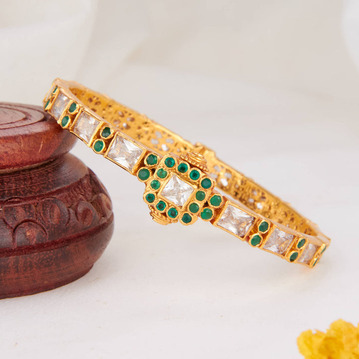 Show-Stopping Stone Single Bangle
