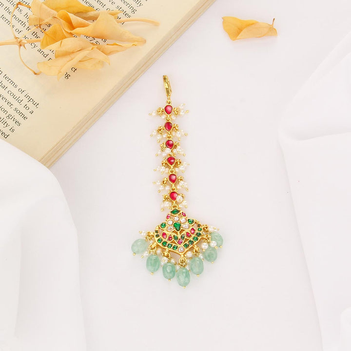 Spark Loop Kundan Maangtikka