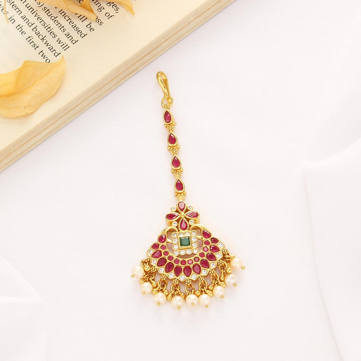 Pavitha Stone Maangtikka