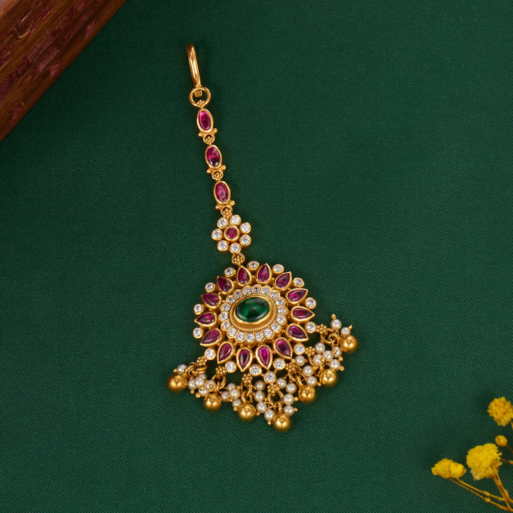 Elegant aura Stone Maangtikka