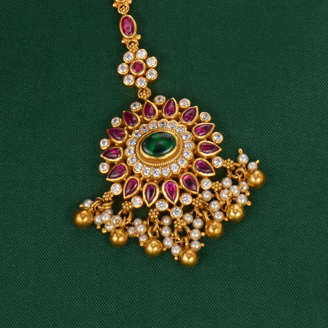 Elegant aura Stone Maangtikka