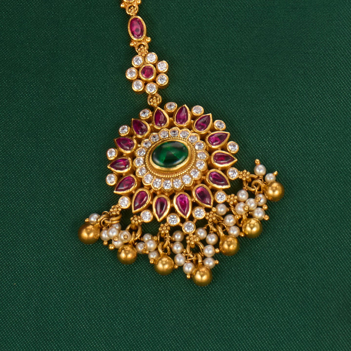 Elegant aura Stone Maangtikka
