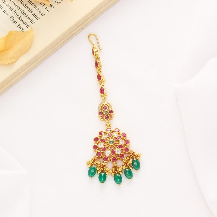 Eshika Stone Maangtikka