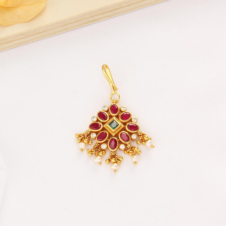 Liyana Stone Maangtikka