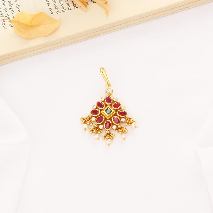 Liyana Stone Maangtikka