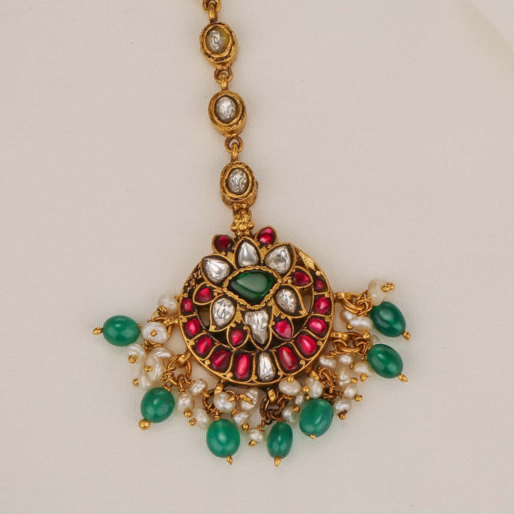 Yunisha Kundan Maangtikka