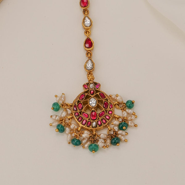 Nethra Kundan Maangtikka