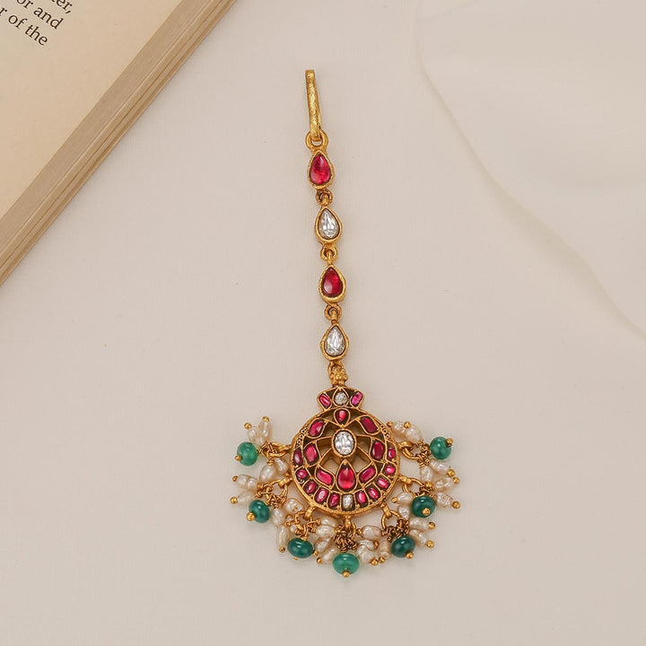 Nethra Kundan Maangtikka