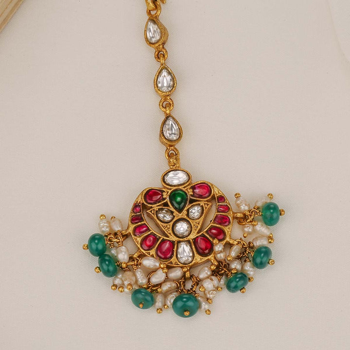 Aazia Kundan Maangtikka