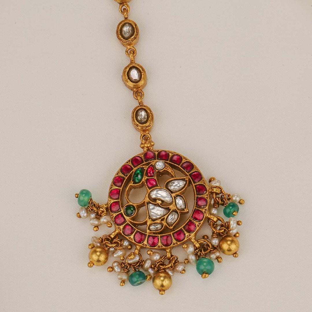 Karunisha Kundan Maangtikka